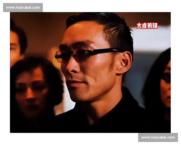 司徒浩南重出江湖!郑浩南香港街头再现经典造型,网友:青春回来了 司徒浩南重出江湖!郑浩南香港街头再现经典造型,网友:青春回来了